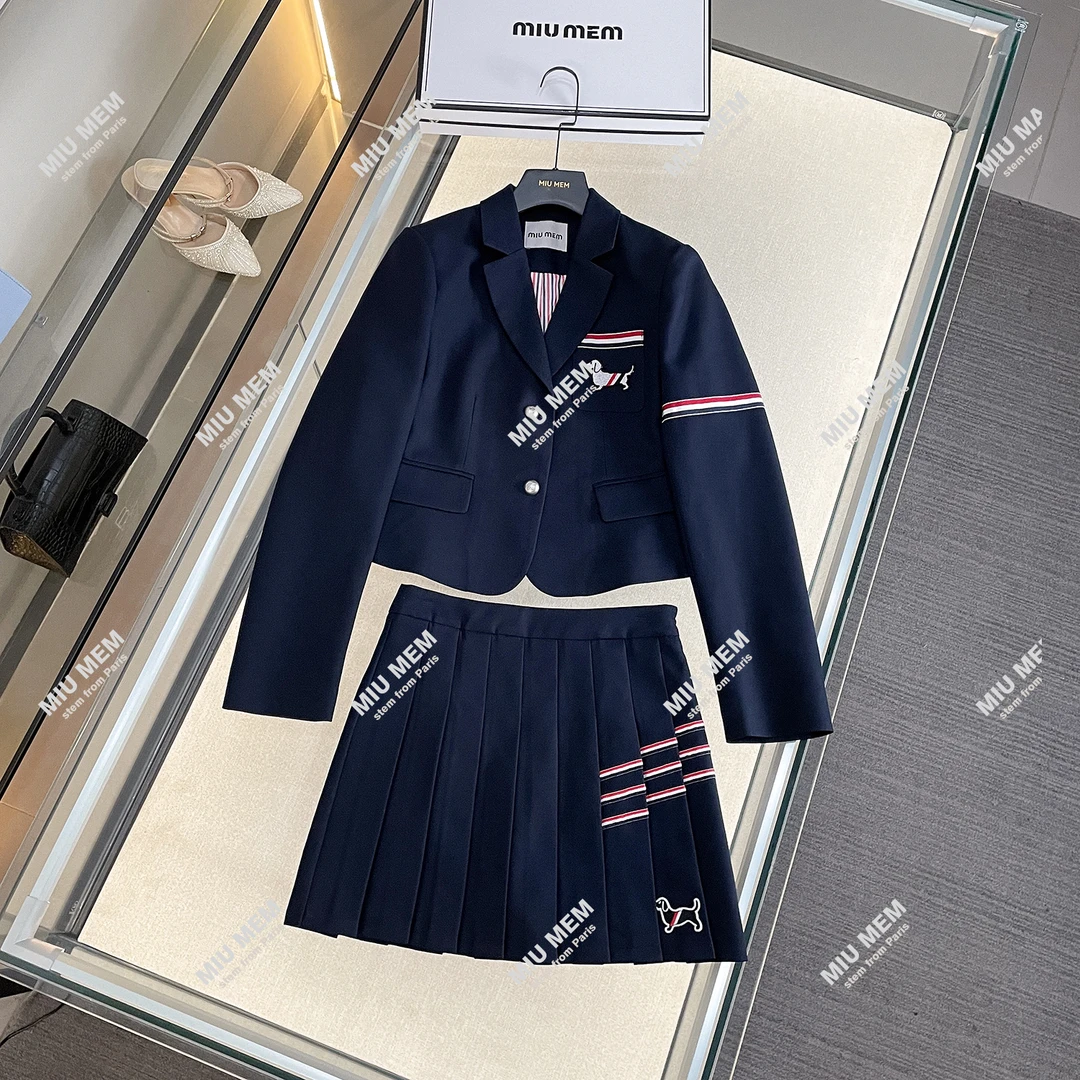 MIUMEM【灵韵生辉】秋冬西装减龄刺绣小狗经典编织带条纹套装DY5881