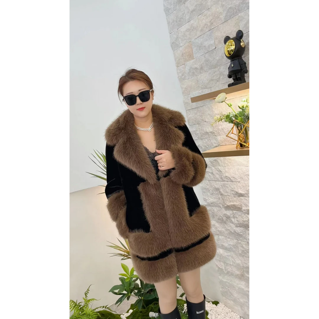 【喜乐推荐】2024时尚气质女款加厚冬季翻领轻奢设计师保暖外套