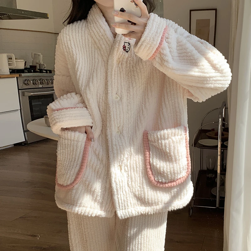 睡衣秋冬法兰绒家居服女款爆款2024年新款加厚加绒珊瑚绒保暖套装