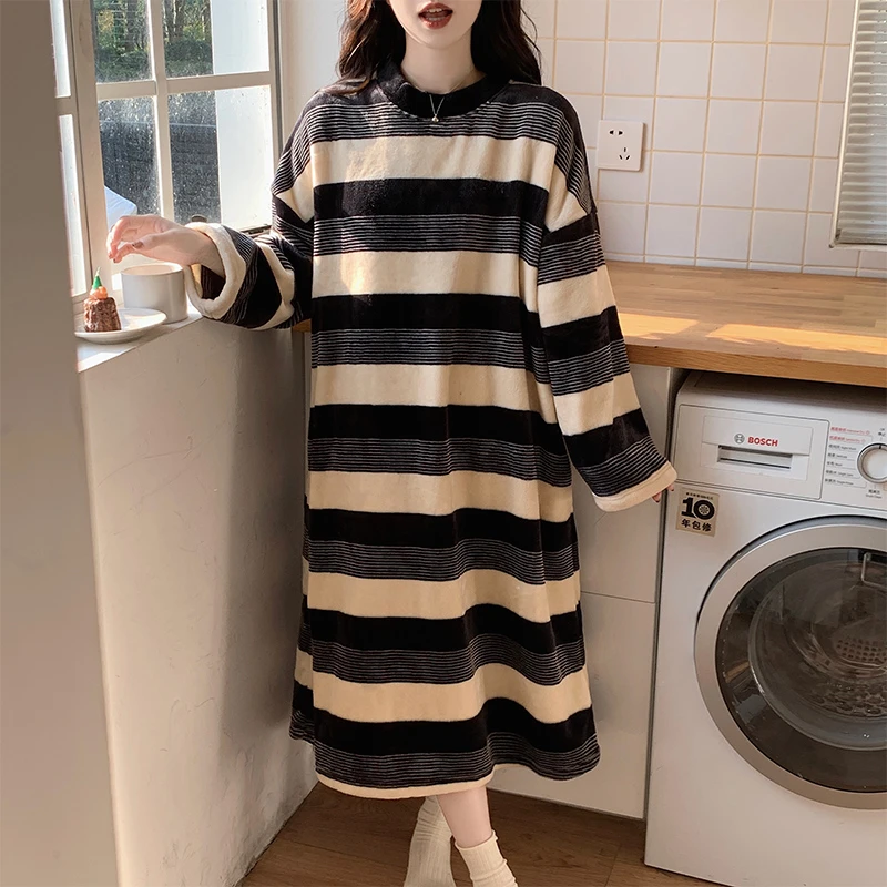 睡衣女秋冬2024新款高颜值法兰绒珊瑚绒可外穿加厚加绒睡裙家居服