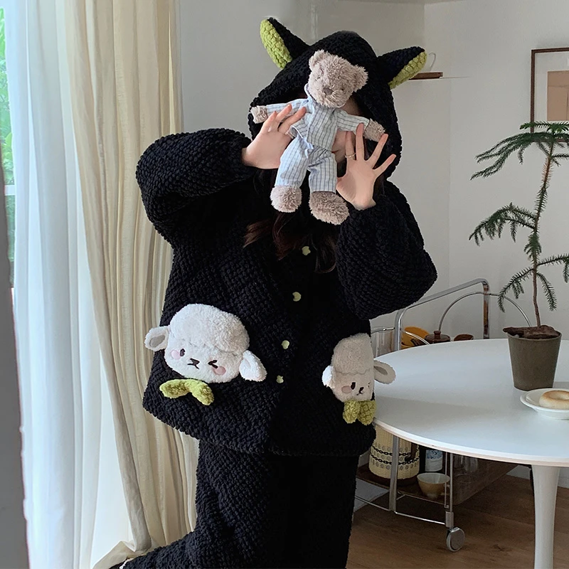 睡衣女冬季2024年新款珊瑚绒加绒加厚可外穿三层夹棉法兰绒家居服