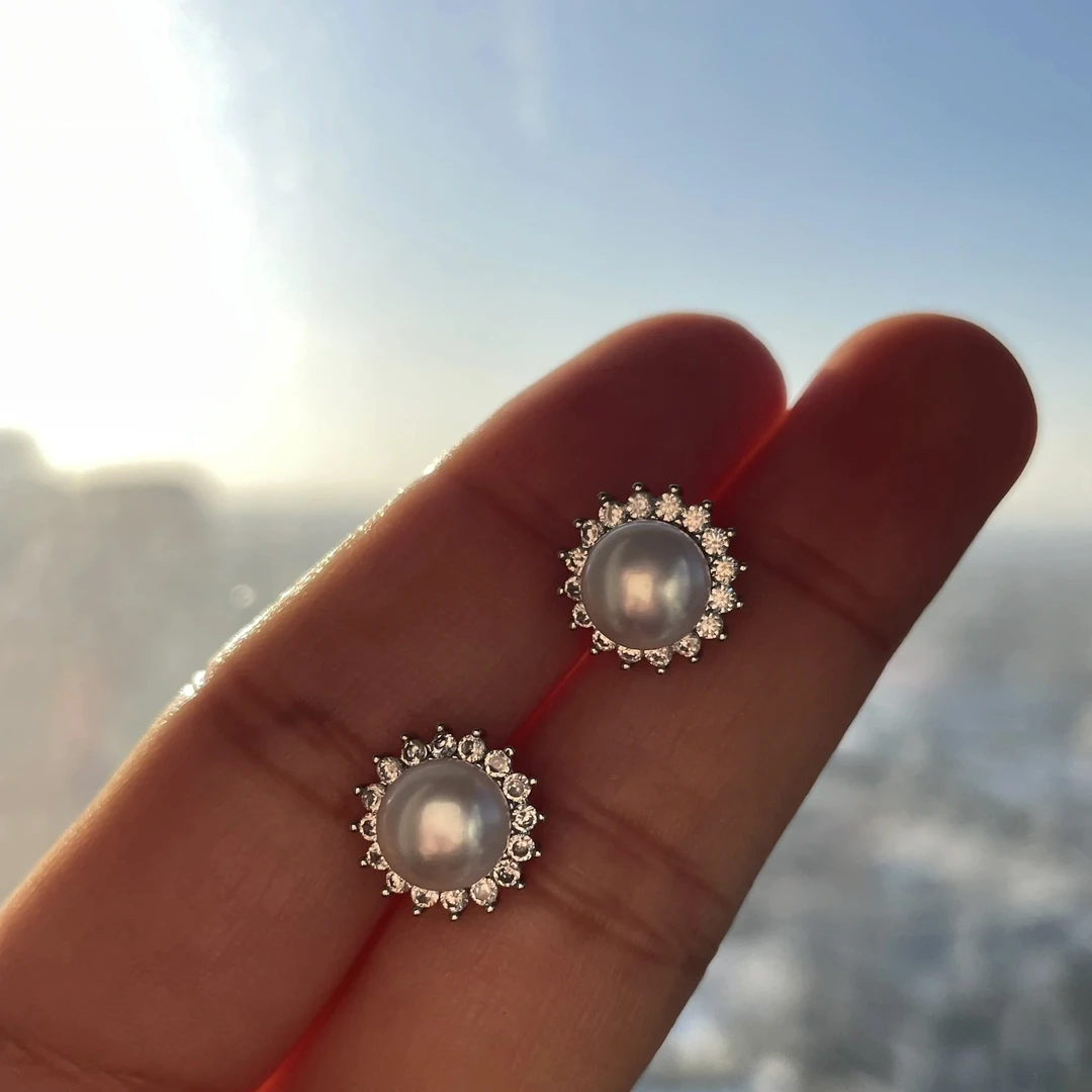【晓荷】6-7mm「无核」极强光无瑕厚扁圆天然珍珠耳钉精工纯银太阳花