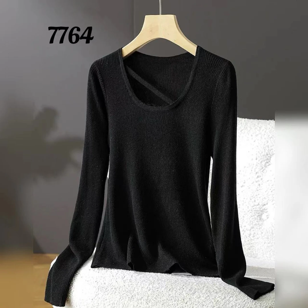 7764（部分无水洗唛，介意慎拍）SANFAN新款针织衫