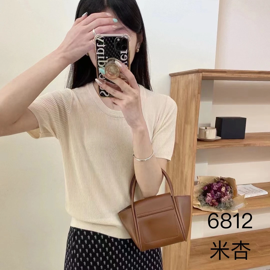 6812 （部分无水洗唛，介意慎拍）WANGDAN新款针织衫