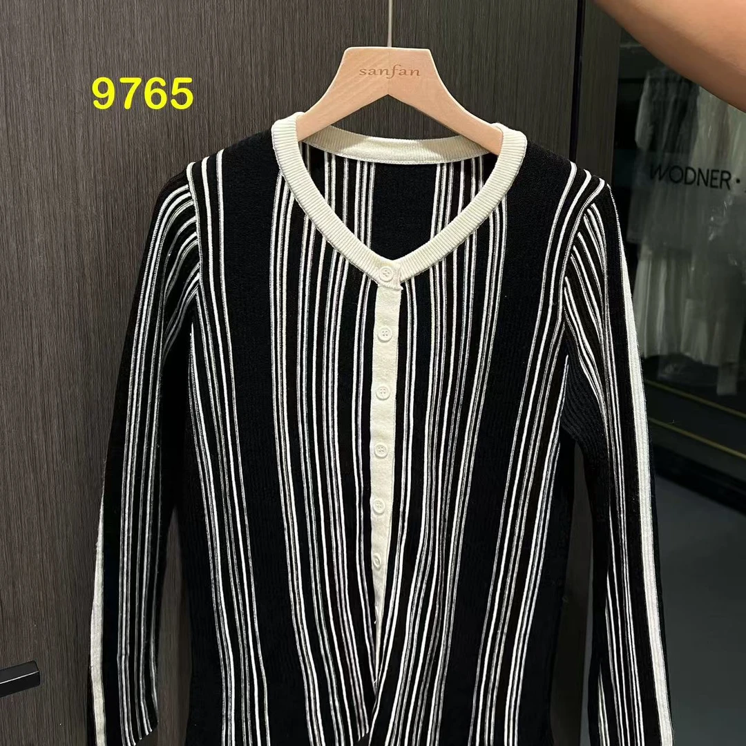 9765（部分无水洗唛，介意慎拍）SANFAN新款针织衫