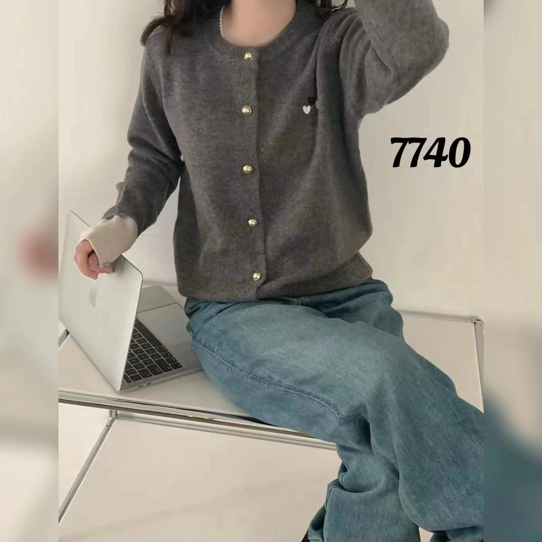 7740（部分无水洗唛，介意慎拍) SANFAN 新款针织衫