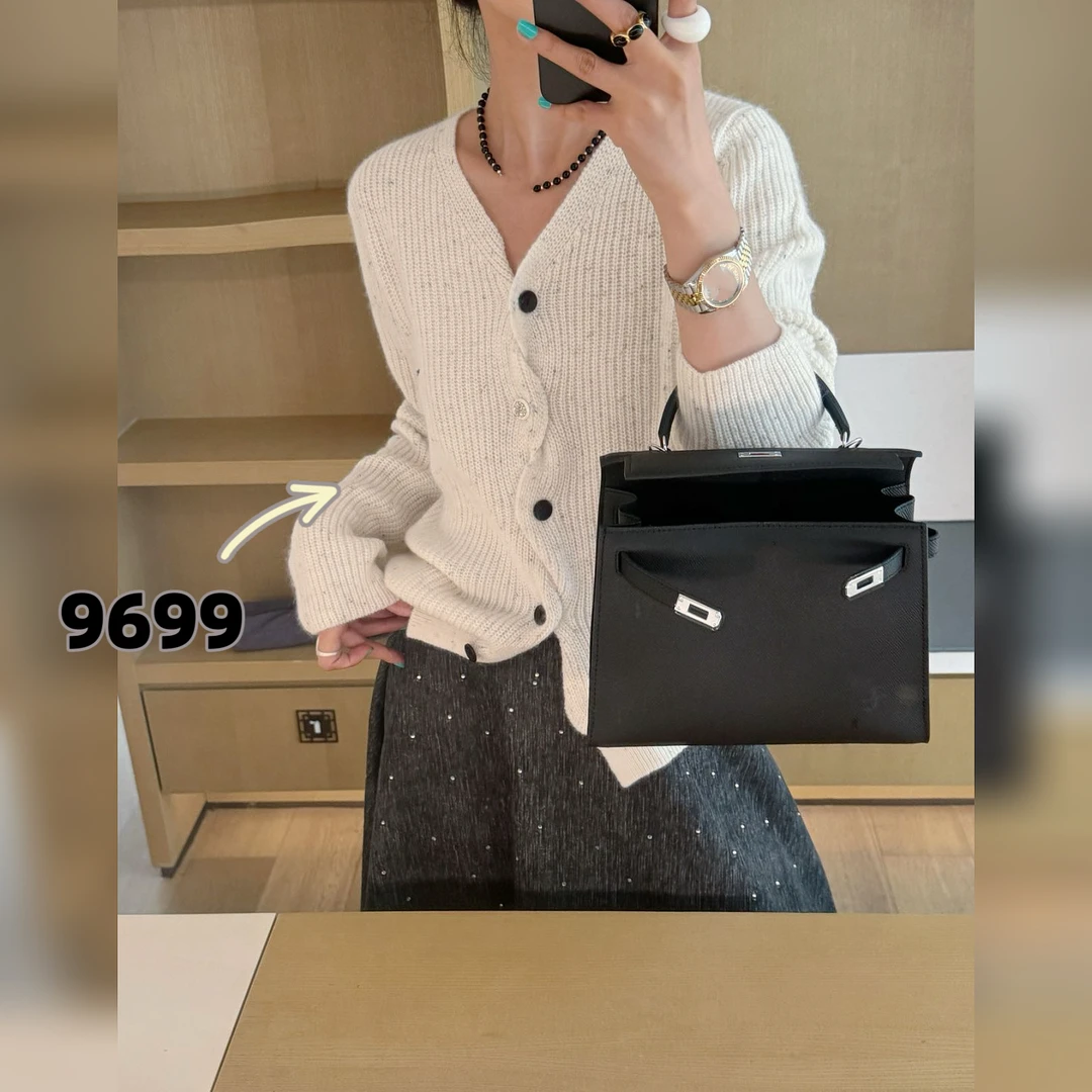 9699（部分无水洗唛，介意慎拍）SANFAN新款针织衫