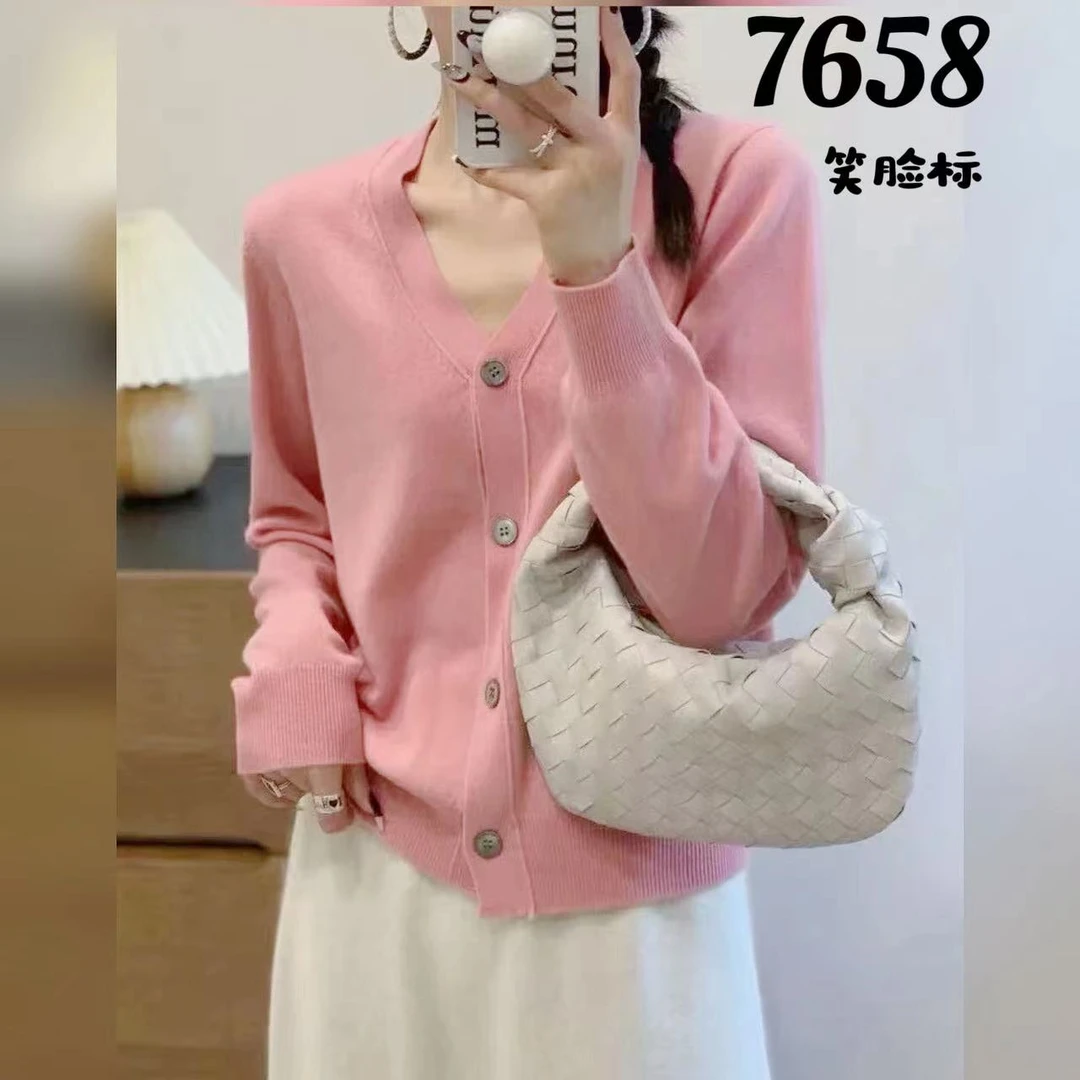 7658（部分无水洗唛，介意慎拍) SANFAN 新款针织衫