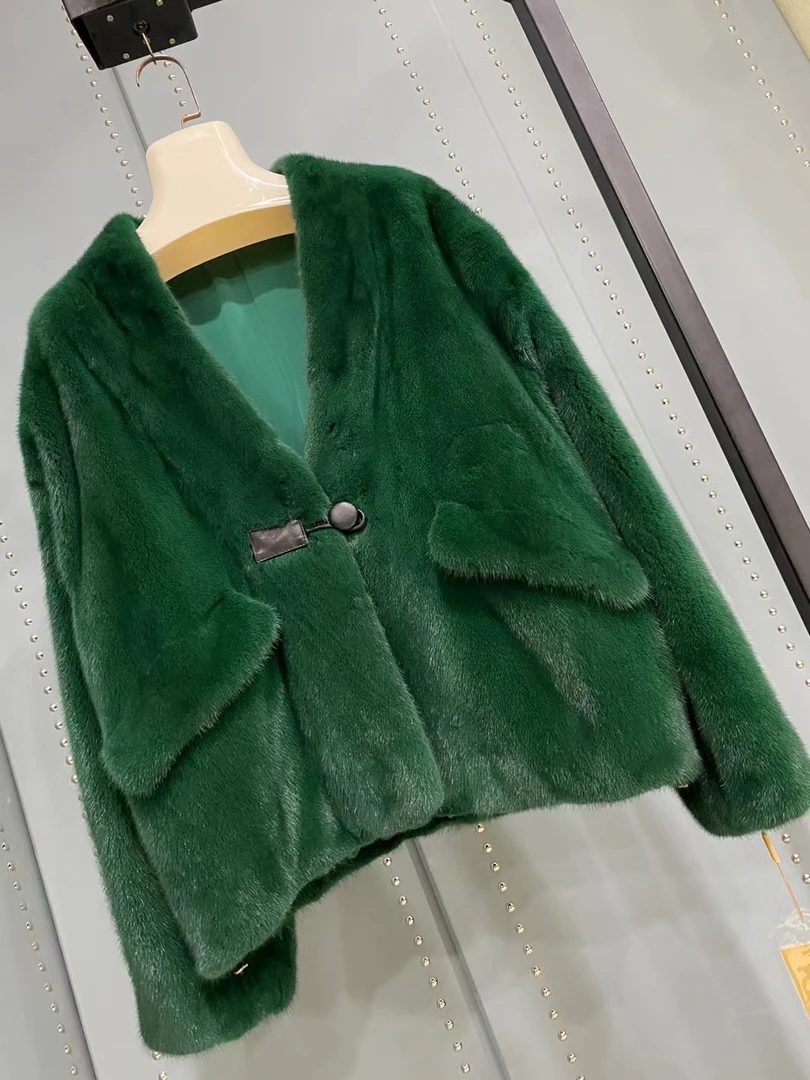 2024新款女时尚百搭V领大码外套