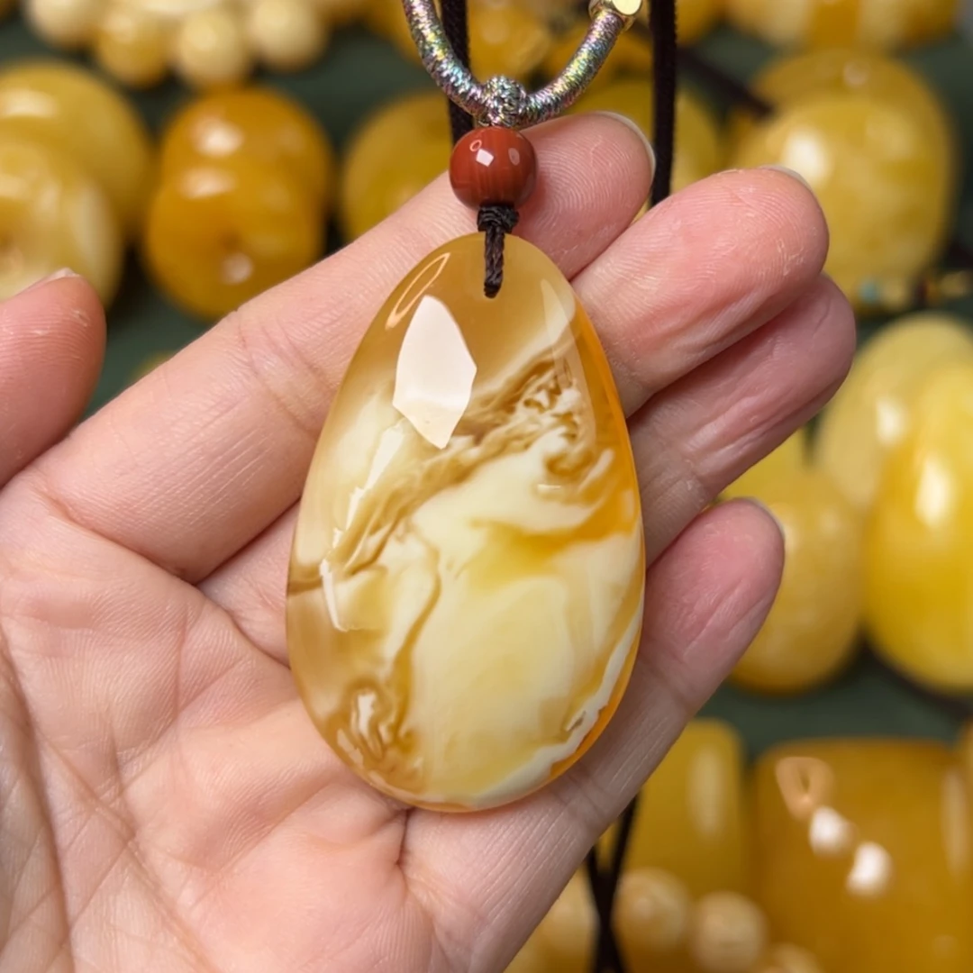 【闪购商品】琥珀颈饰未镶嵌