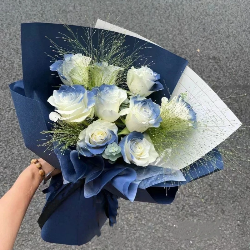 【特惠热卖推荐】11朵喷漆玫瑰花生日送女友男友全国市区配送上门
