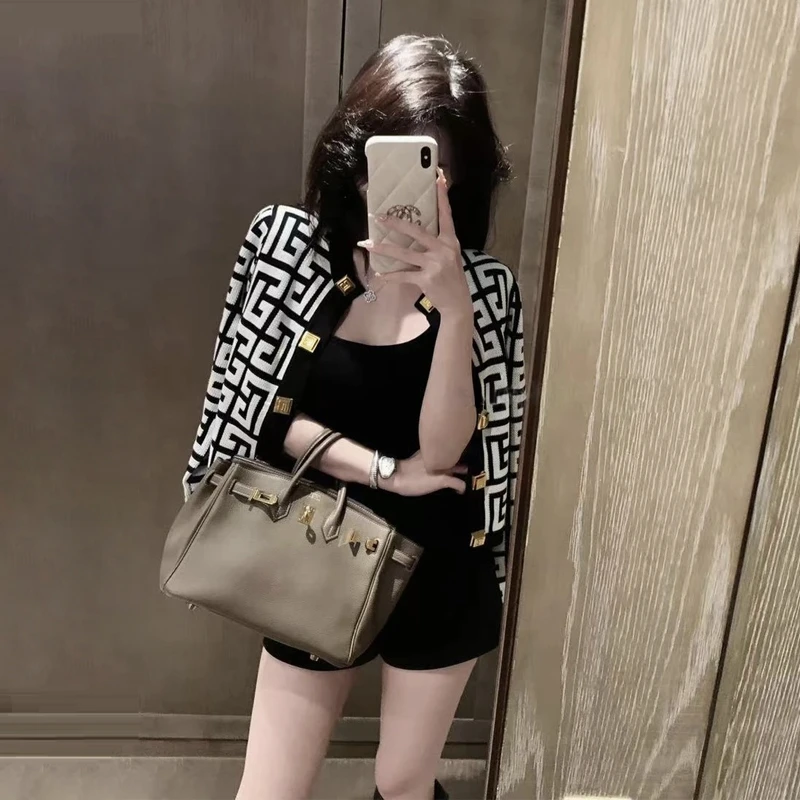 2026春秋新款名媛小香风短款上衣女外套气质百搭洋气针织开衫女