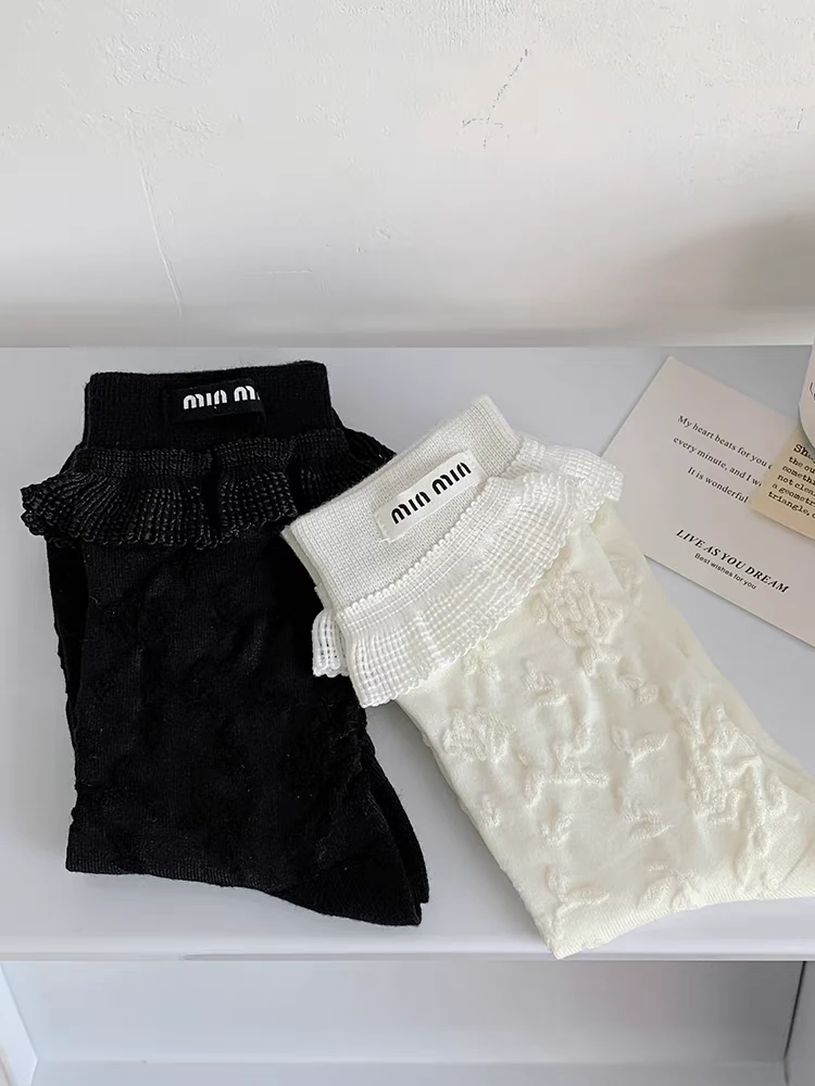 2024新款欧货女袜洋气手缝布标花边中筒袜轻奢潮袜外穿网红款