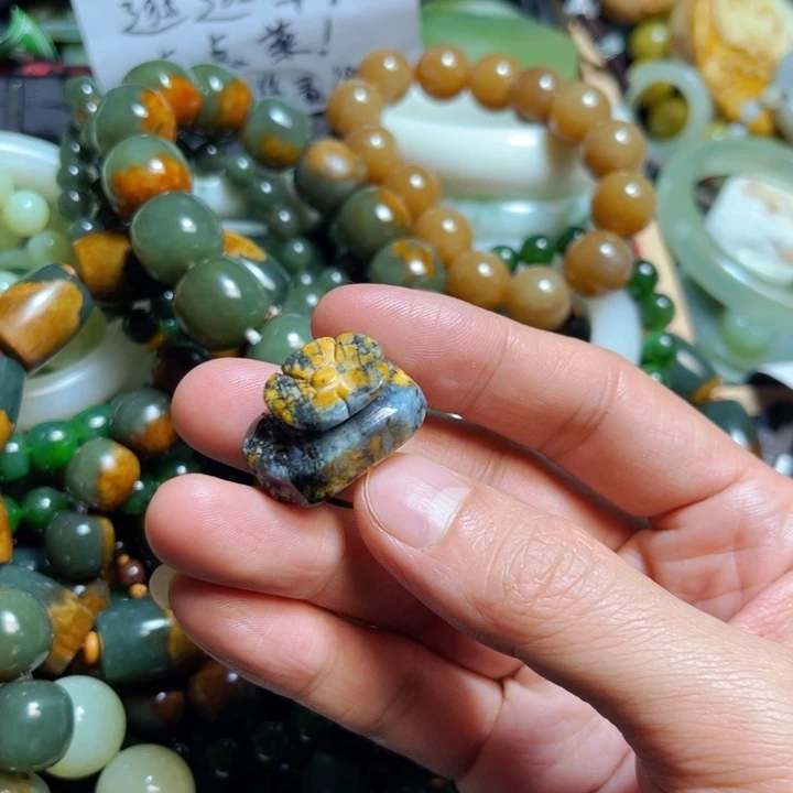 透闪石质玉手链未镶嵌