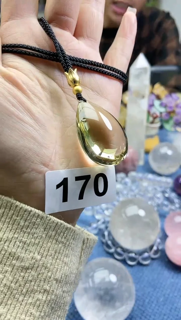 【闪购商品】水晶吊坠/170未镶嵌黄水滴多样性发一件