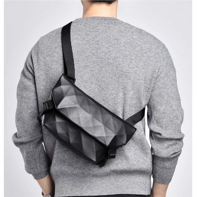 新款男士菱格休闲单肩包时尚轻便斜跨包百搭小挎包潮牌旅行背包潮