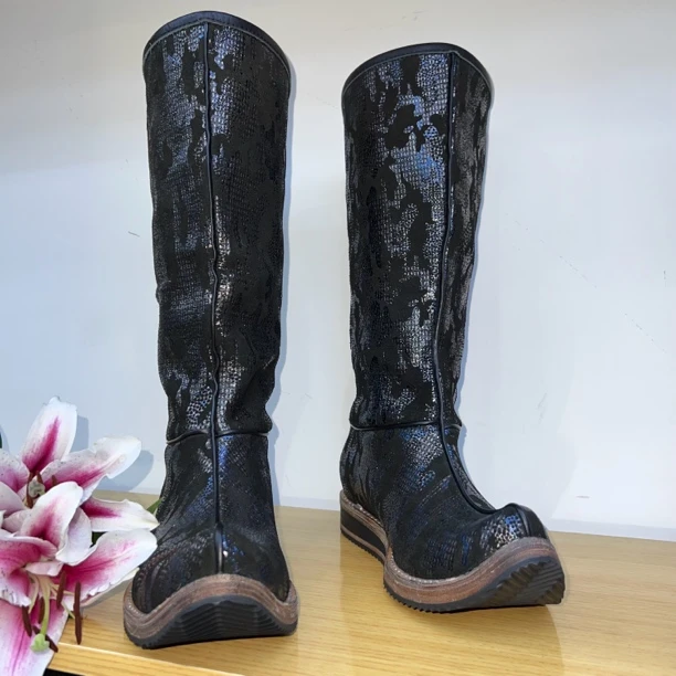 新款蒙古时装靴婚靴黑色印花翘头靴皮底皮面百搭骑士时尚舞台