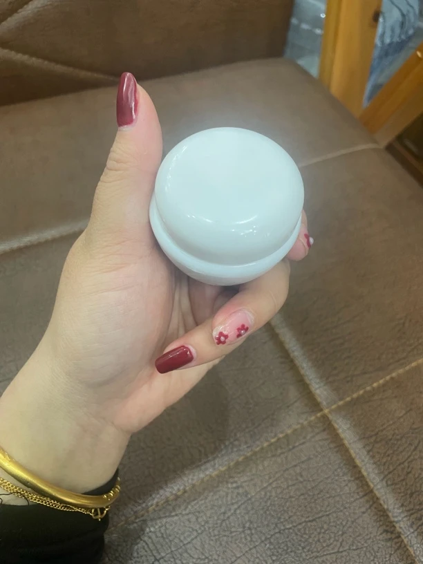 小花园精华霜30毫升。