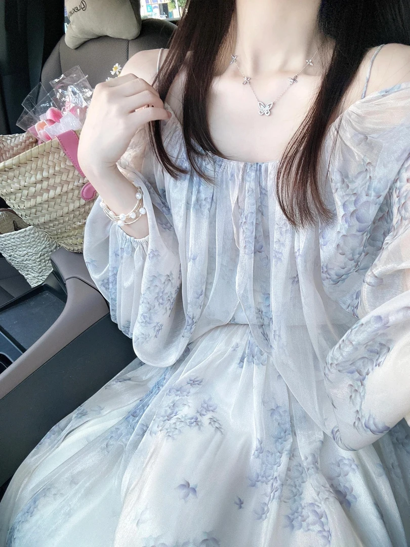 碎花一字肩露肩吊带连衣裙女夏季2024新款高级感海边度假沙滩长裙