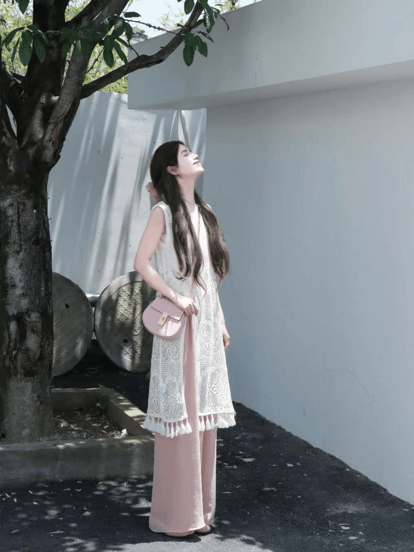 复古重工镂空针织无袖背心女2024夏季新款叠穿流苏开叉外搭罩衫裙