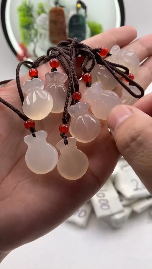 【闪购商品】玉髓手饰未镶嵌钱袋多样性发其一