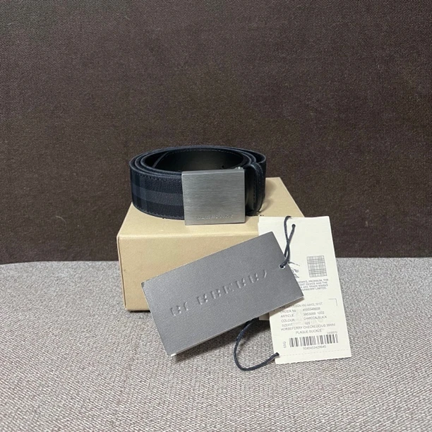 99新 BURBERRY/博柏利 格纹男款腰带 鱼鱼