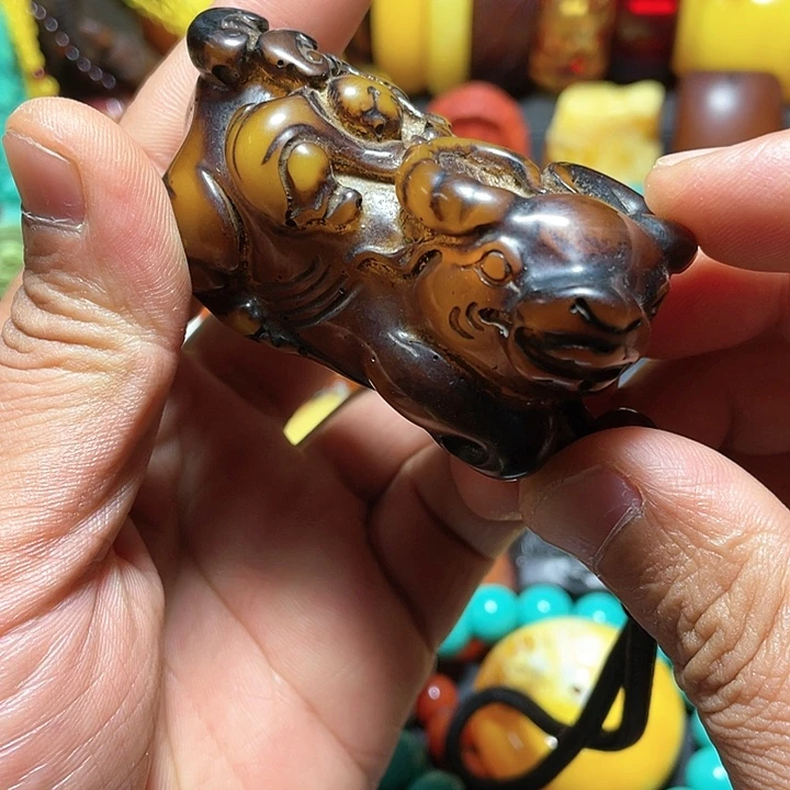 琥珀颈饰未镶嵌琥珀