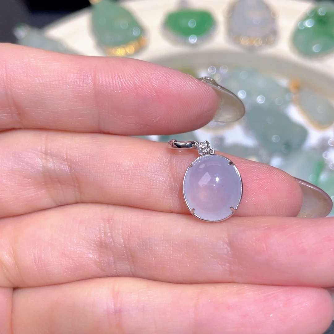 翡翠颈饰18K金镶嵌翡翠