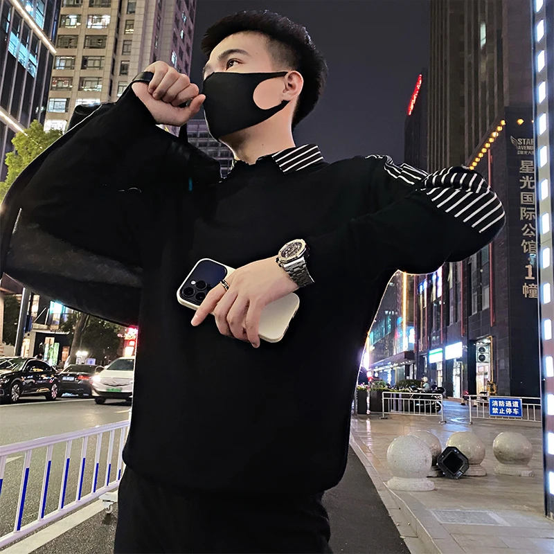 痞帅男条纹拼接毛衣