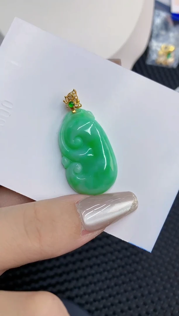 【闪购商品】翡翠颈饰18K金镶嵌