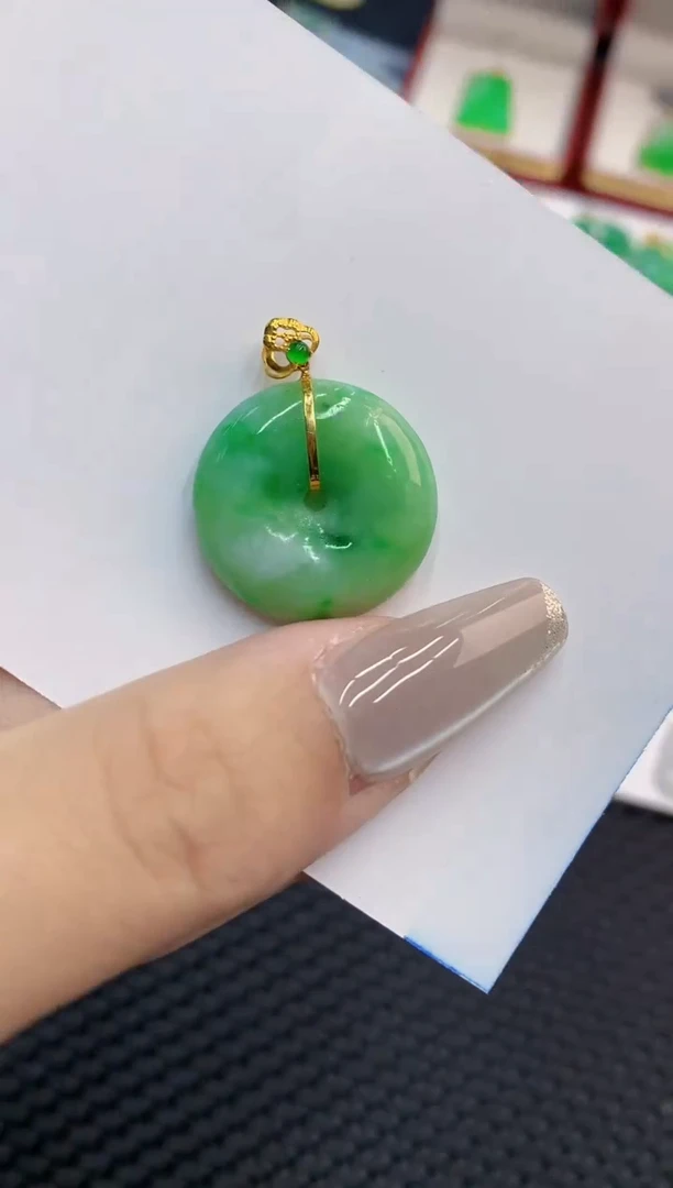 【闪购商品】翡翠颈饰18K金镶嵌