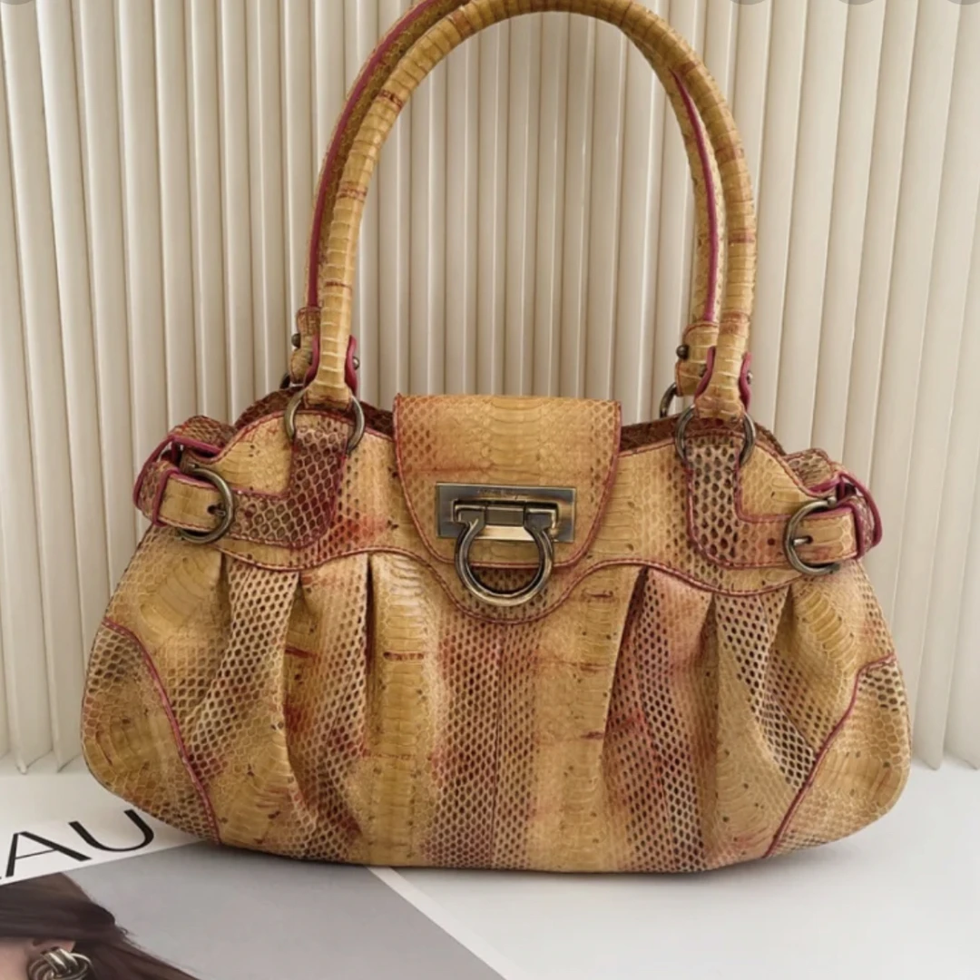 95新 FERRAGAMO/菲拉格慕 Ferragamo稀皮手提单肩包