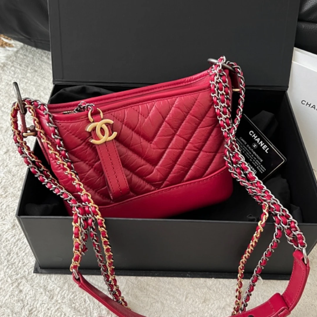 99新 Chanel/香奈儿 Chanel红色V纹流浪包小号