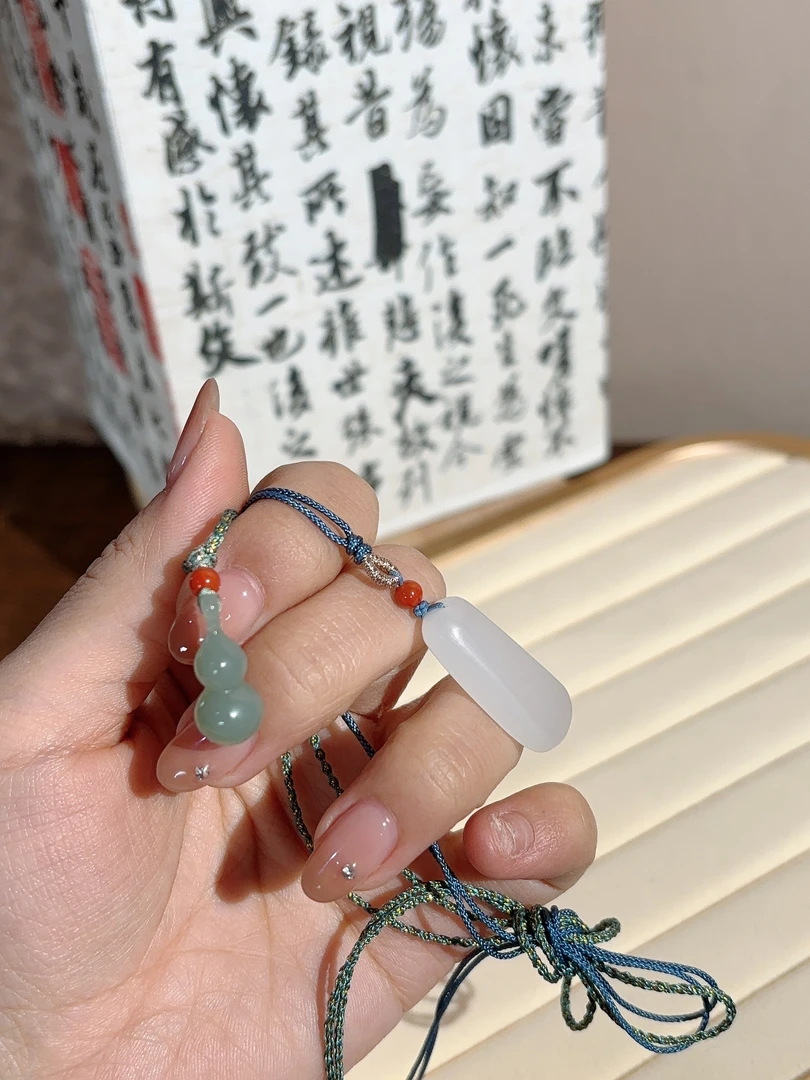天然和田玉吊坠项链 一对