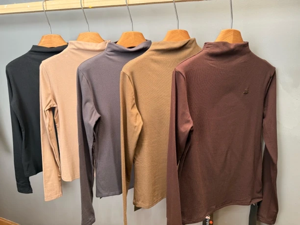 女士打底衫舒适保暖