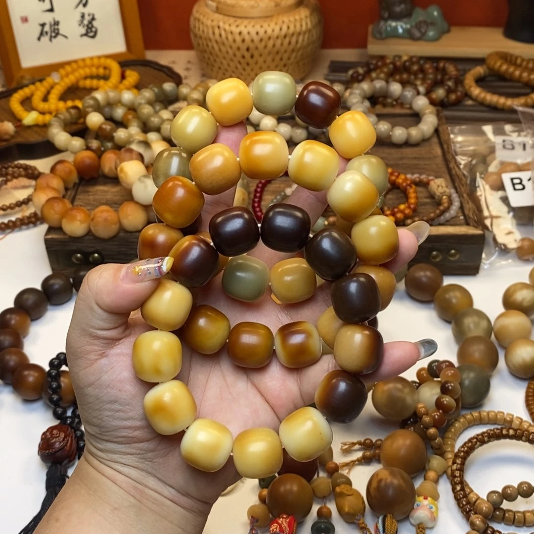 白玉菩提吊坠……