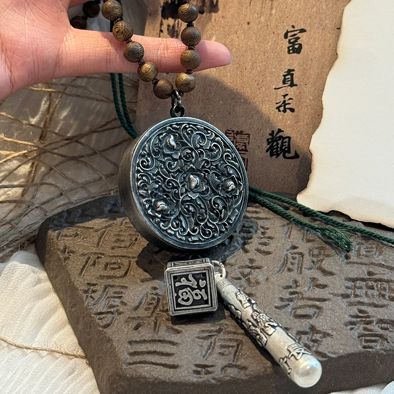 N17176<非晚>S925老银浮雕牡丹圆盒足银福章龙柱香楠木抽绳项链