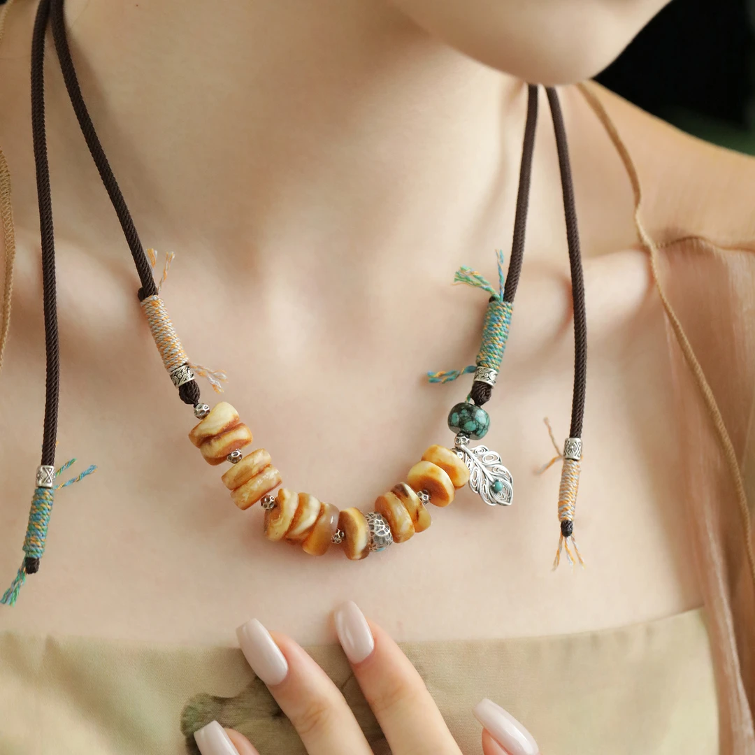 <非晚>N16109 蜜蜡饼子松石羽毛皮绳s925银抽拉项链