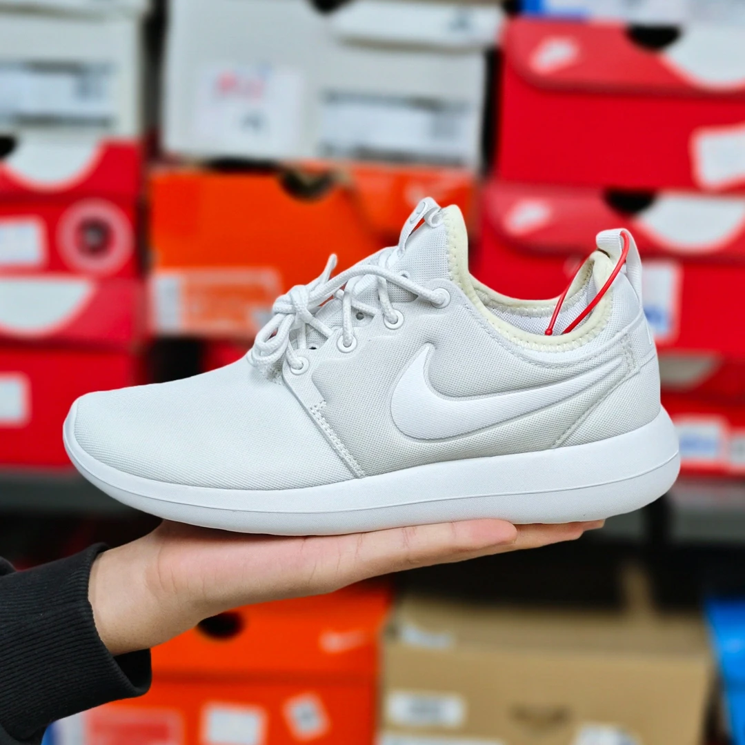 Nike 耐克 女子低帮 ROSHE TWO 休闲跑步鞋844931-100