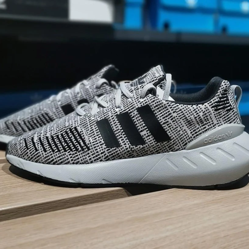 【微瑕慎拍】阿迪达斯女鞋运动鞋GZ1555-36非原盒