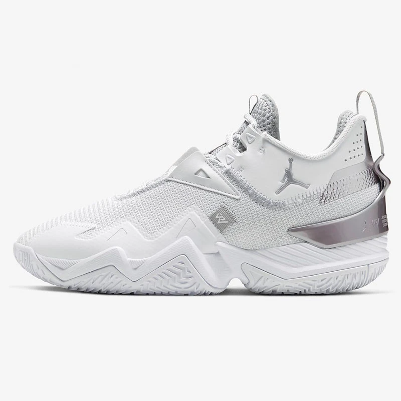 【微瑕慎拍】Nike/耐克运动篮球鞋 CJ0781-100 -44(轻微试穿)