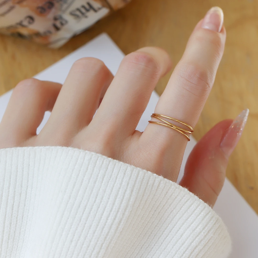 LINGSIV 钛钢戒指 时尚简约戒指女ins三层交织小众设计感气质食指