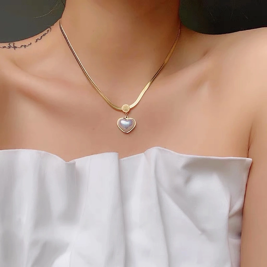 钛钢项链 简约时尚轻奢桃心项链女小众设计感气质爱心蛇骨链颈链
