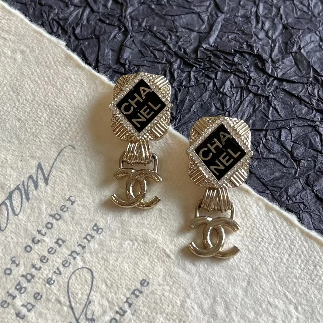 95新 Chanel/香奈儿 香奈儿手工坊双层字母耳环/98新