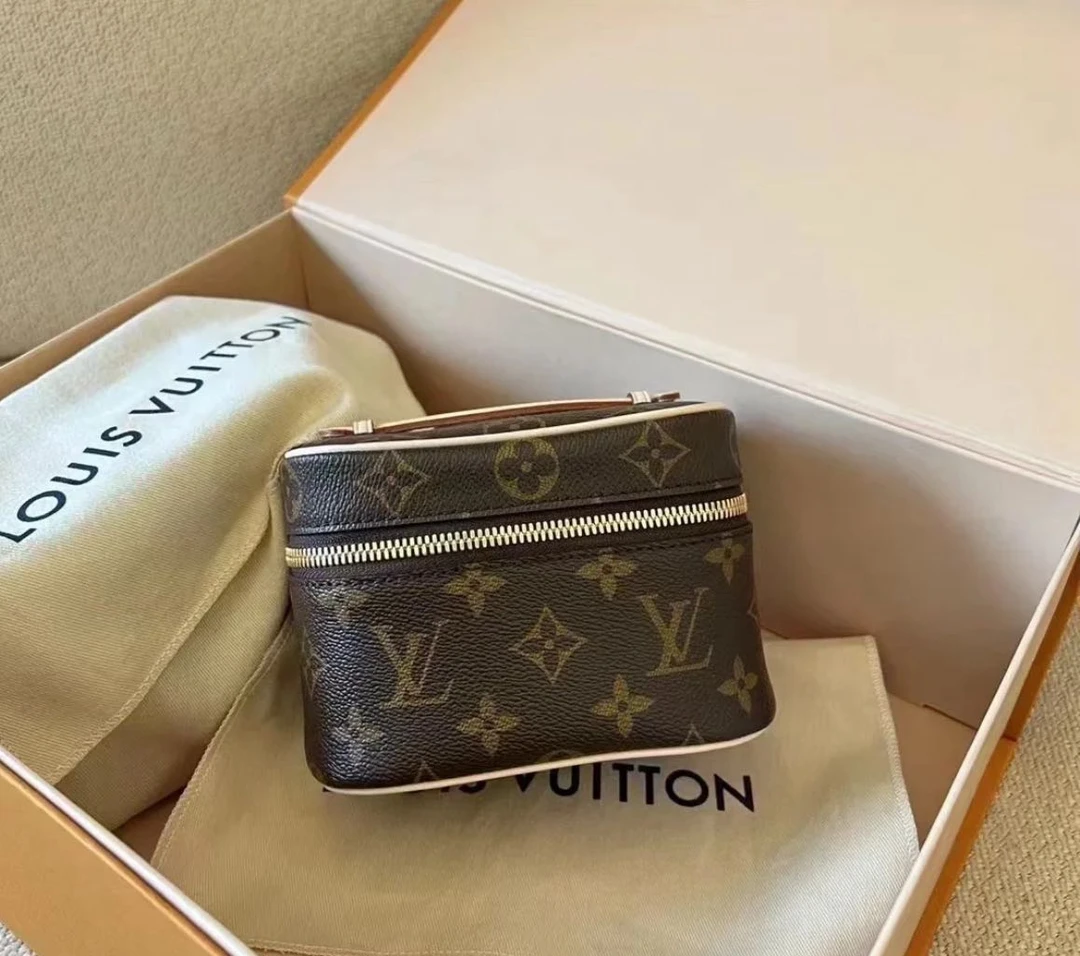 95新 LouisVuitton/路易威登 赛比专属/LV芯片款盒子斜挎包/98新