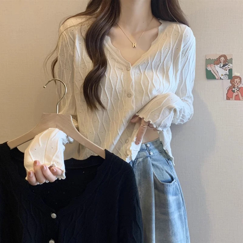 法式小香风V领毛衣外套女春秋微胖大码显瘦上衣简约波浪边针织衫