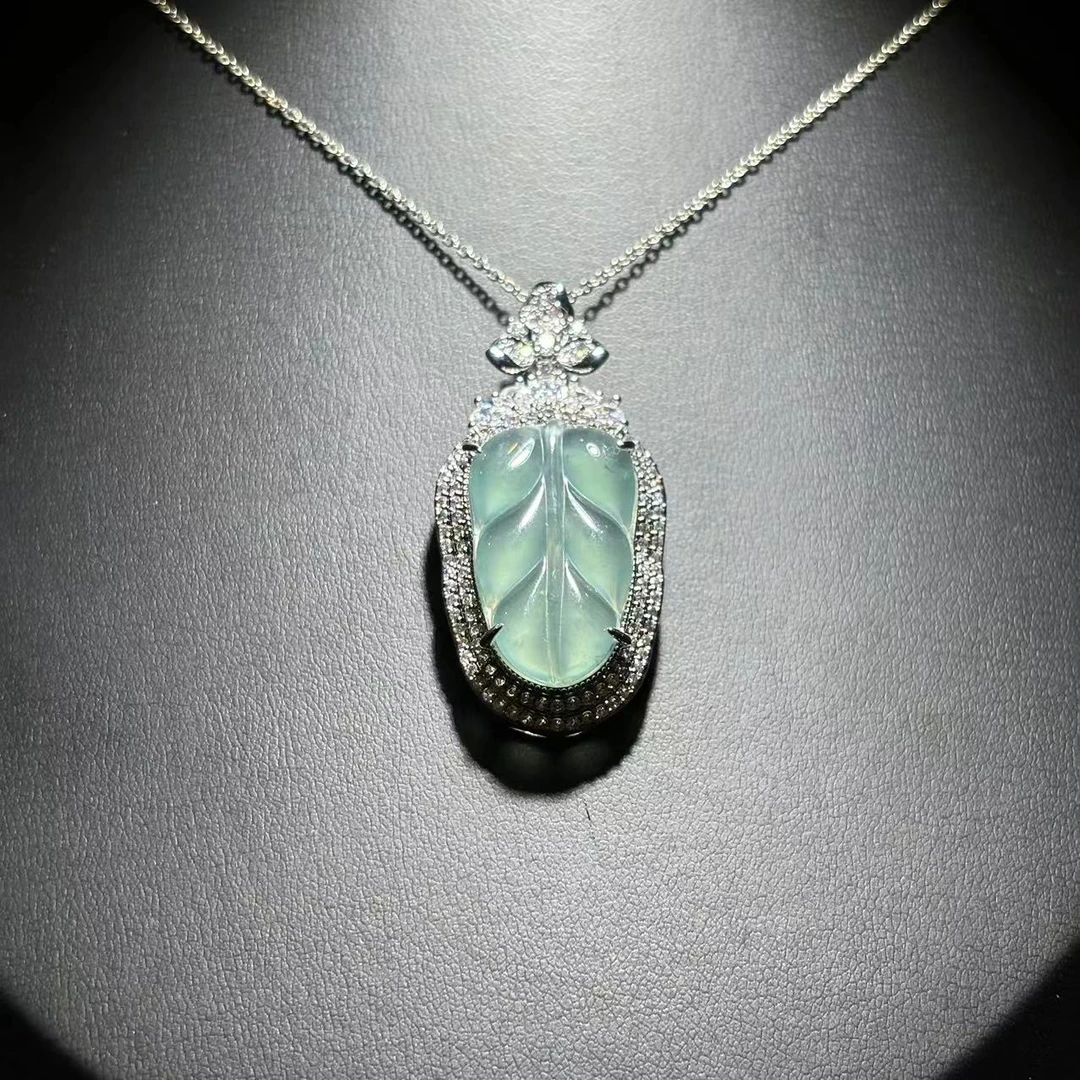 f931-翡翠国风设计款叶子吊坠-赠礼盒-赠链-合金