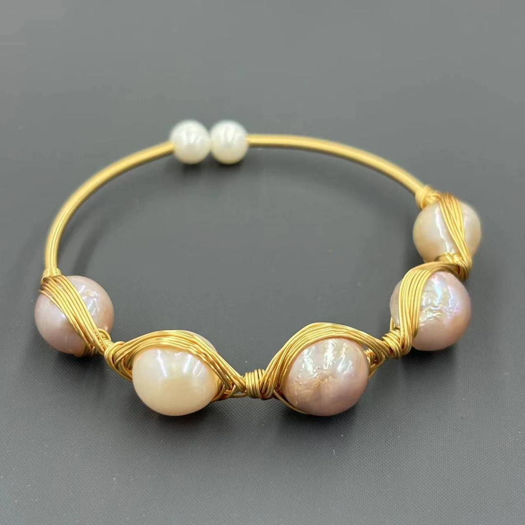 w42-轻奢设计款珍珠手镯-赠礼盒