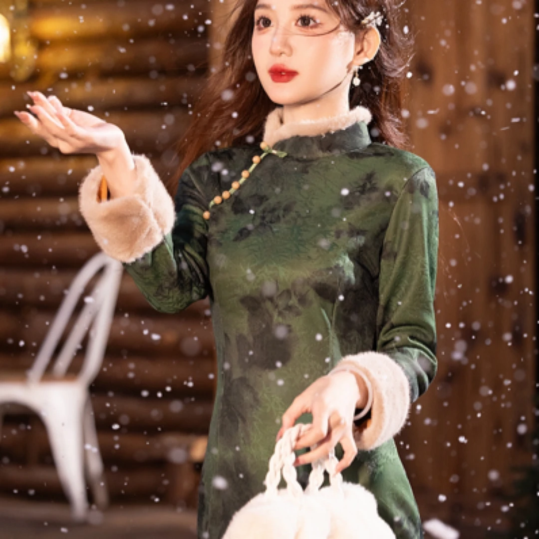 加绒加厚旗袍秋冬新款年轻款修身显瘦日常中式长袖中国风绿色YT