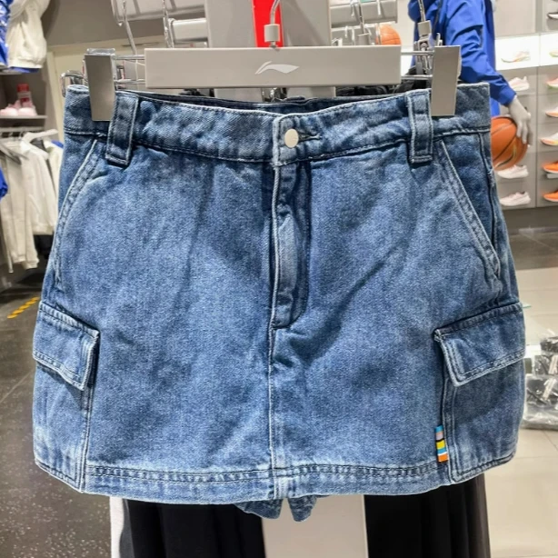 LI-NING/李宁夏季女子时尚潮流系列宽松休闲牛仔短裤AJSU016-B品